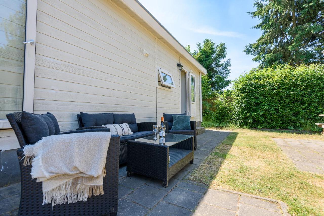 Gezellig Chalet Aan De Veluwse Bosrand Putten Esterno foto